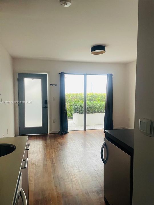 В аренду: $1,680 (1 спален, 1 ванн, 436 Квадратных фут)