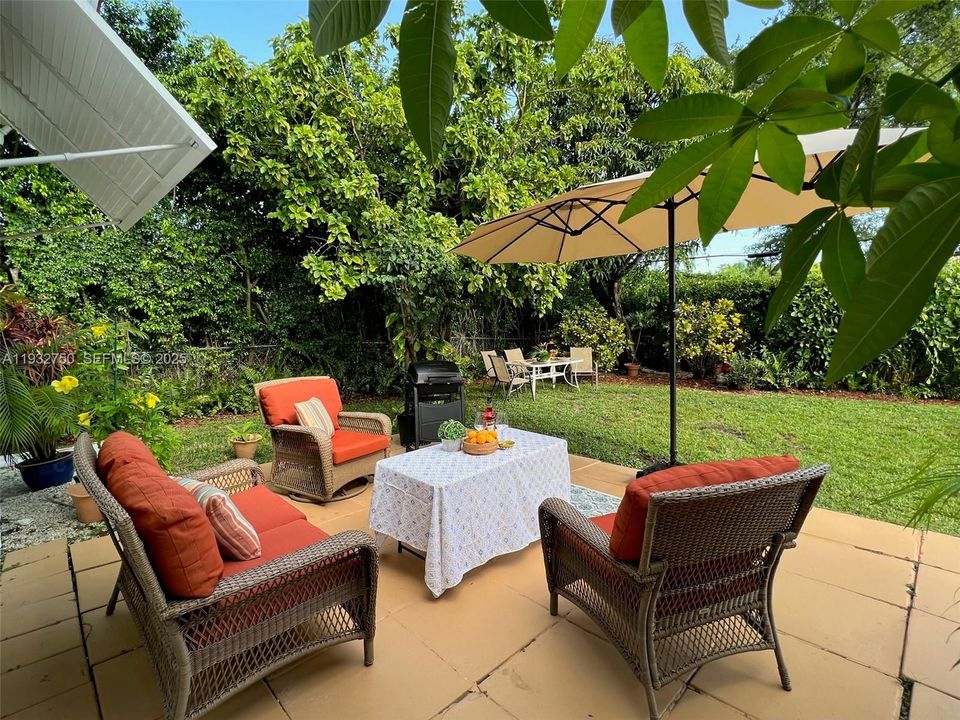 出租: $4,950 (3 贝兹, 2 浴室, 1394 平方英尺)