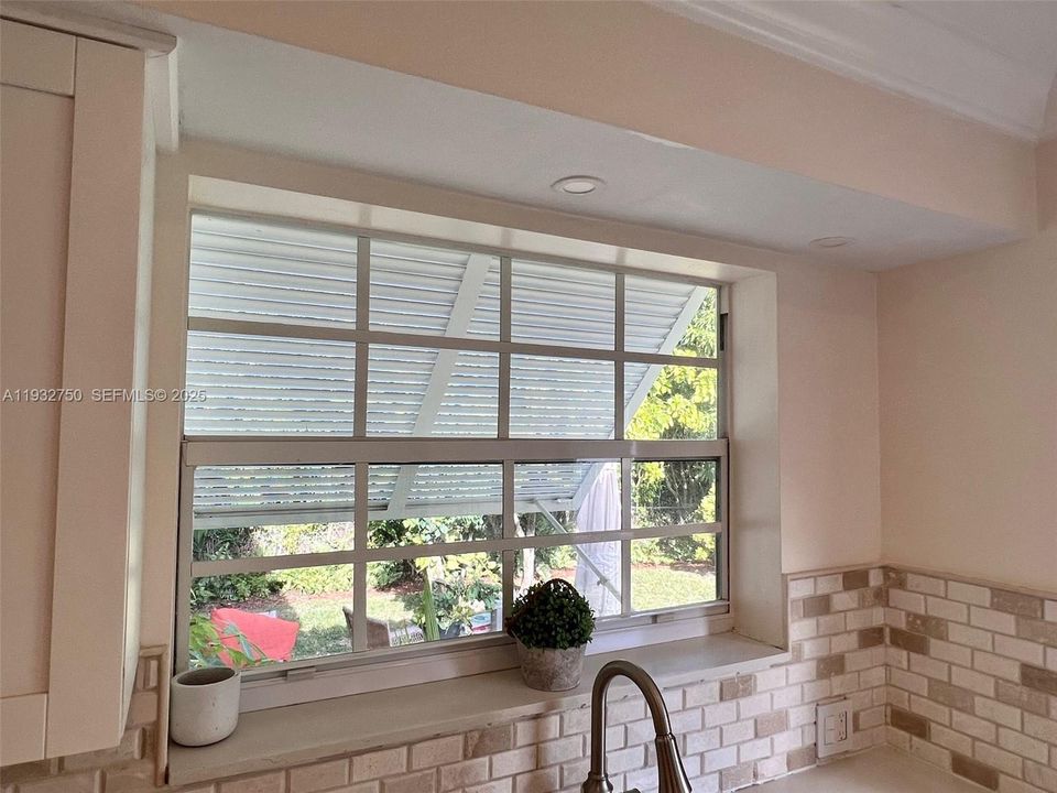 出租: $4,950 (3 贝兹, 2 浴室, 1394 平方英尺)