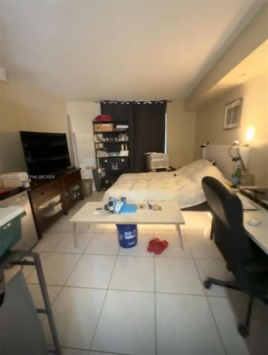 For Sale: $109,000 (1 beds, 1 baths, 800 Square Feet)