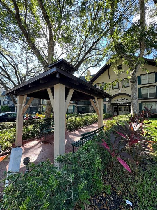 For Sale: $109,000 (1 beds, 1 baths, 800 Square Feet)