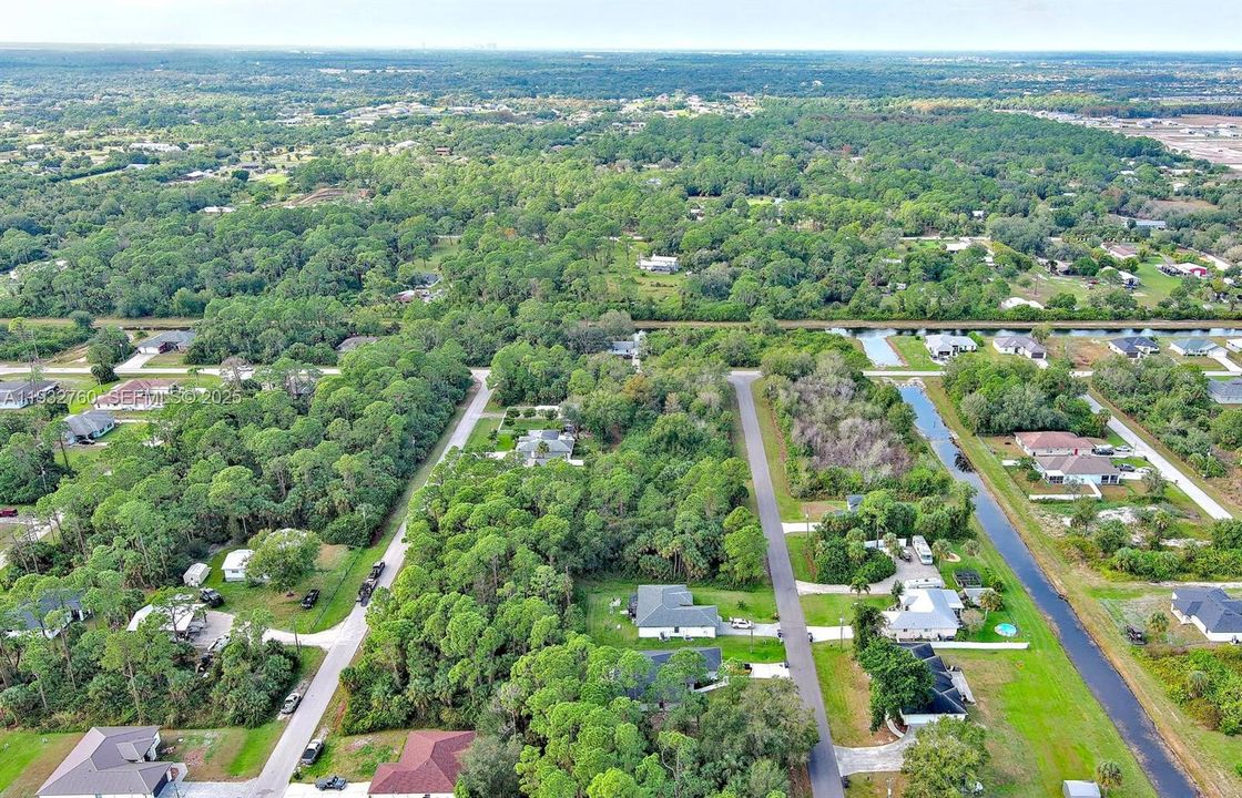 На продажу: $30,000 (0.22 acres)