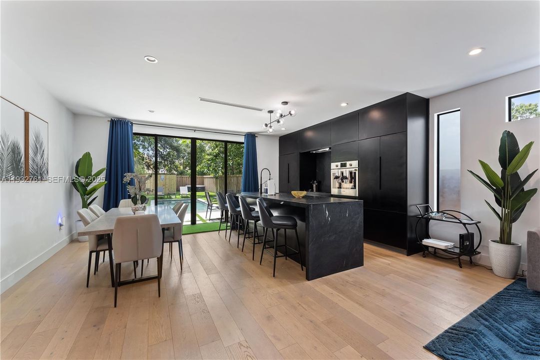 For Sale: $1,250,000 (3 beds, 2 baths, 1656 Square Feet)