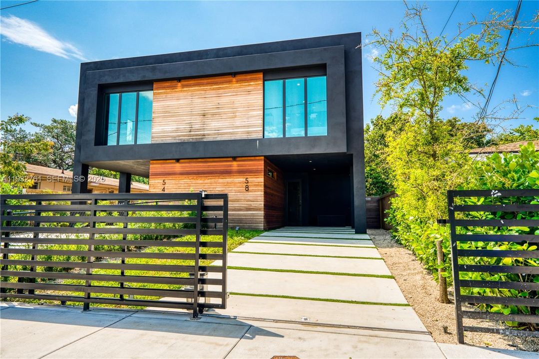 For Sale: $1,250,000 (3 beds, 2 baths, 1656 Square Feet)