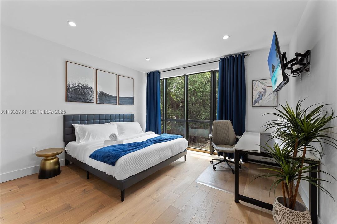 For Sale: $1,250,000 (3 beds, 2 baths, 1656 Square Feet)