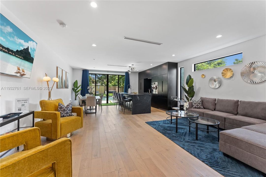 For Sale: $1,250,000 (3 beds, 2 baths, 1656 Square Feet)