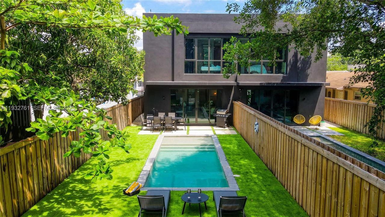 For Sale: $1,250,000 (3 beds, 2 baths, 1656 Square Feet)