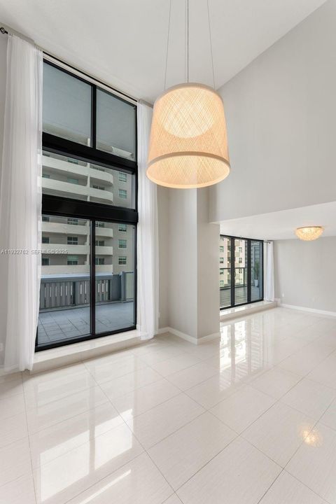 На продажу: $1,140,000 (3 спален, 3 ванн, 1930 Квадратных фут)