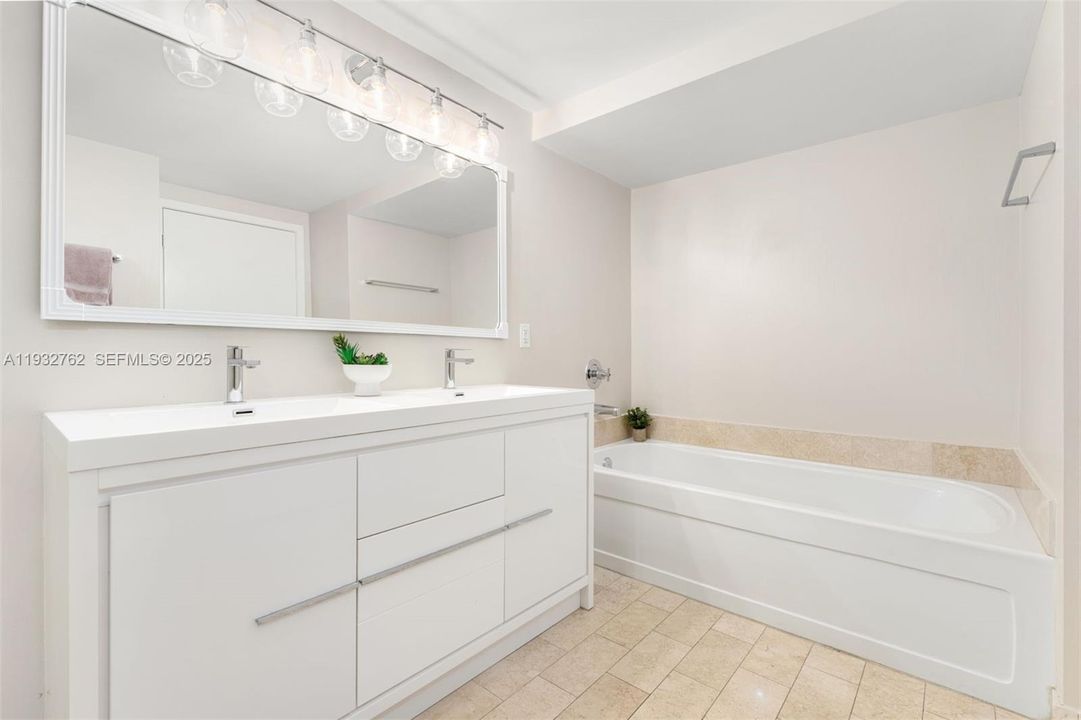 На продажу: $1,140,000 (3 спален, 3 ванн, 1930 Квадратных фут)