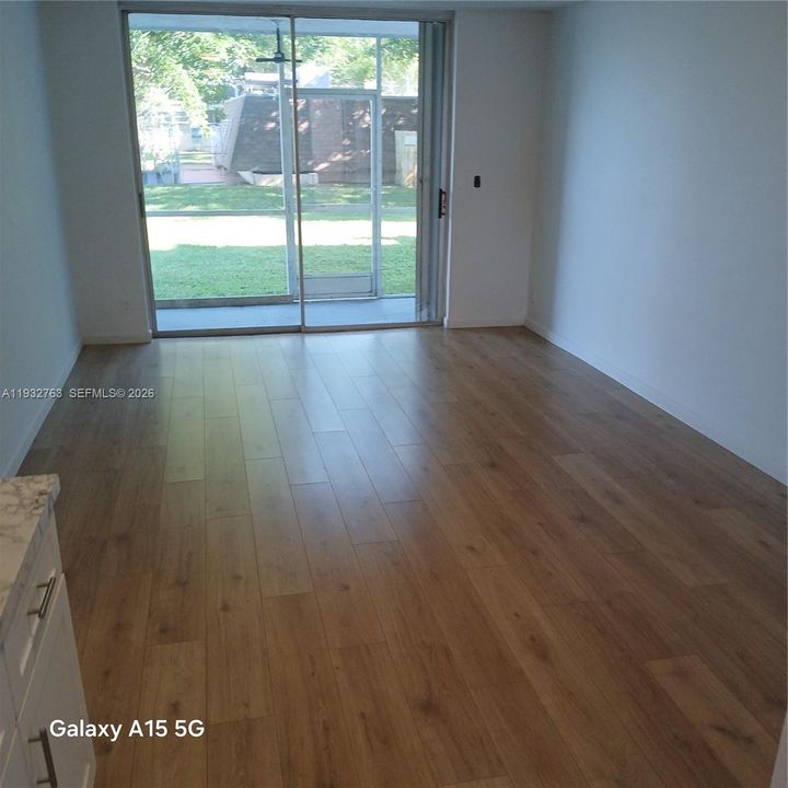 For Sale: $90,000 (1 beds, 1 baths, 640 Square Feet)