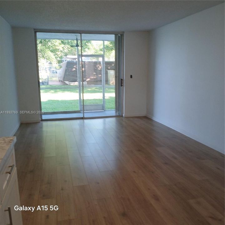 For Sale: $90,000 (1 beds, 1 baths, 640 Square Feet)