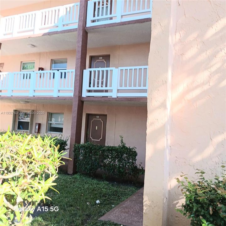 For Sale: $90,000 (1 beds, 1 baths, 640 Square Feet)