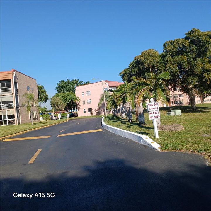 For Sale: $90,000 (1 beds, 1 baths, 640 Square Feet)