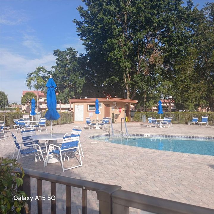 For Sale: $90,000 (1 beds, 1 baths, 640 Square Feet)