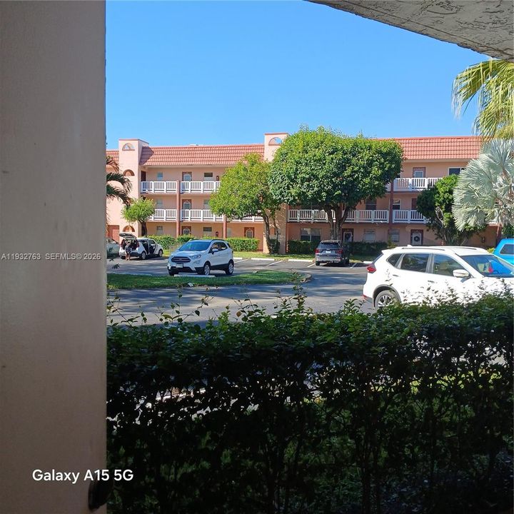 For Sale: $90,000 (1 beds, 1 baths, 640 Square Feet)