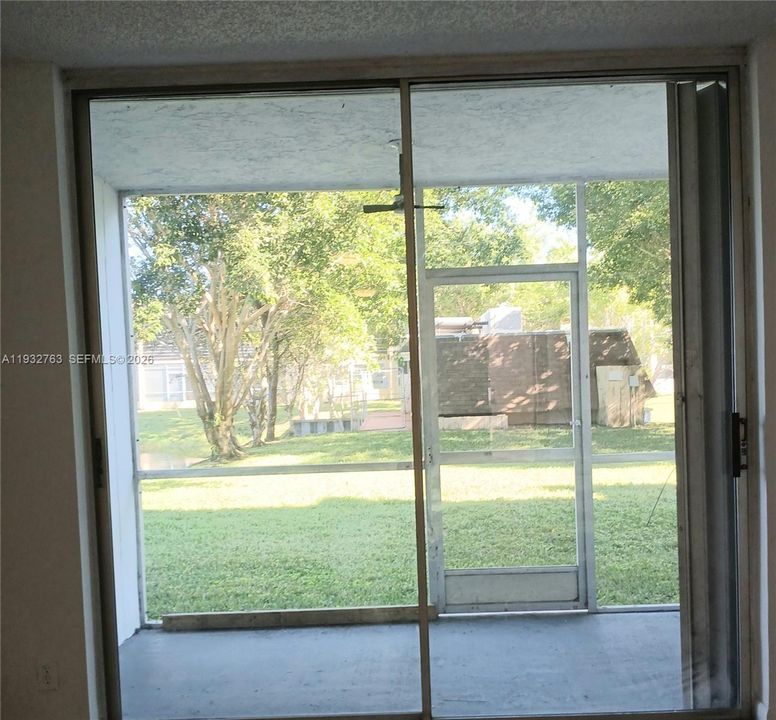 For Sale: $90,000 (1 beds, 1 baths, 640 Square Feet)