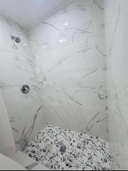 For Rent: $1,500 (1 beds, 1 baths, 900 Square Feet)