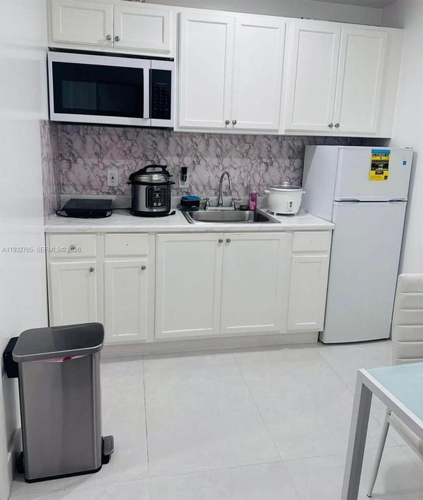 For Rent: $1,500 (1 beds, 1 baths, 900 Square Feet)