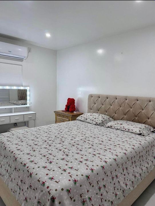 For Rent: $1,500 (1 beds, 1 baths, 900 Square Feet)