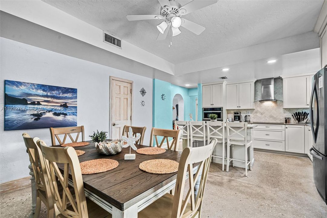 For Sale: $965,000 (3 beds, 3 baths, 2496 Square Feet)