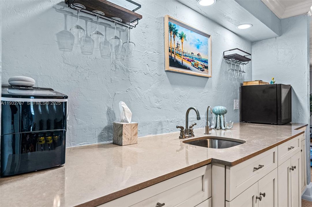 For Sale: $965,000 (3 beds, 3 baths, 2496 Square Feet)