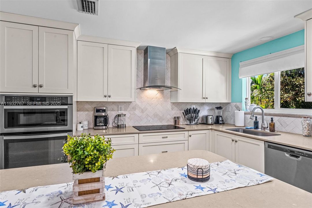 For Sale: $965,000 (3 beds, 3 baths, 2496 Square Feet)