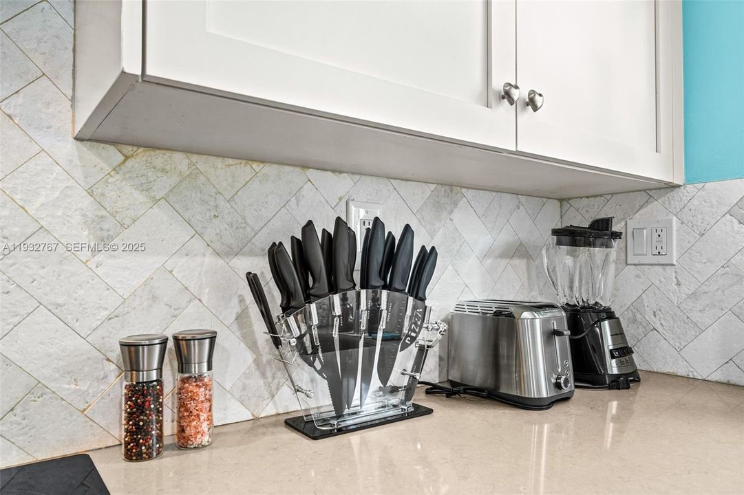 For Sale: $965,000 (3 beds, 3 baths, 2496 Square Feet)