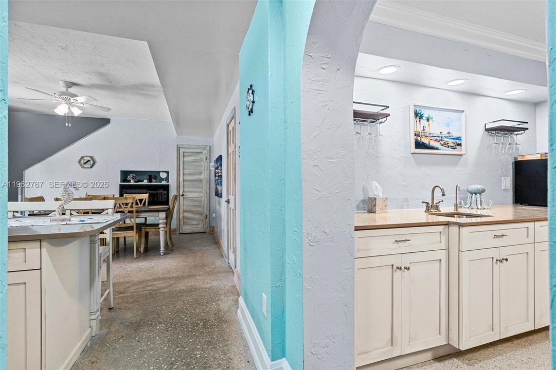 For Sale: $965,000 (3 beds, 3 baths, 2496 Square Feet)