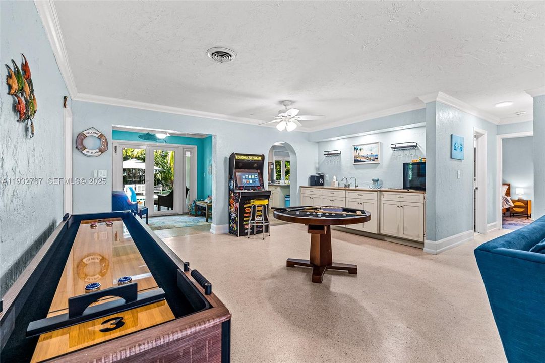 For Sale: $965,000 (3 beds, 3 baths, 2496 Square Feet)