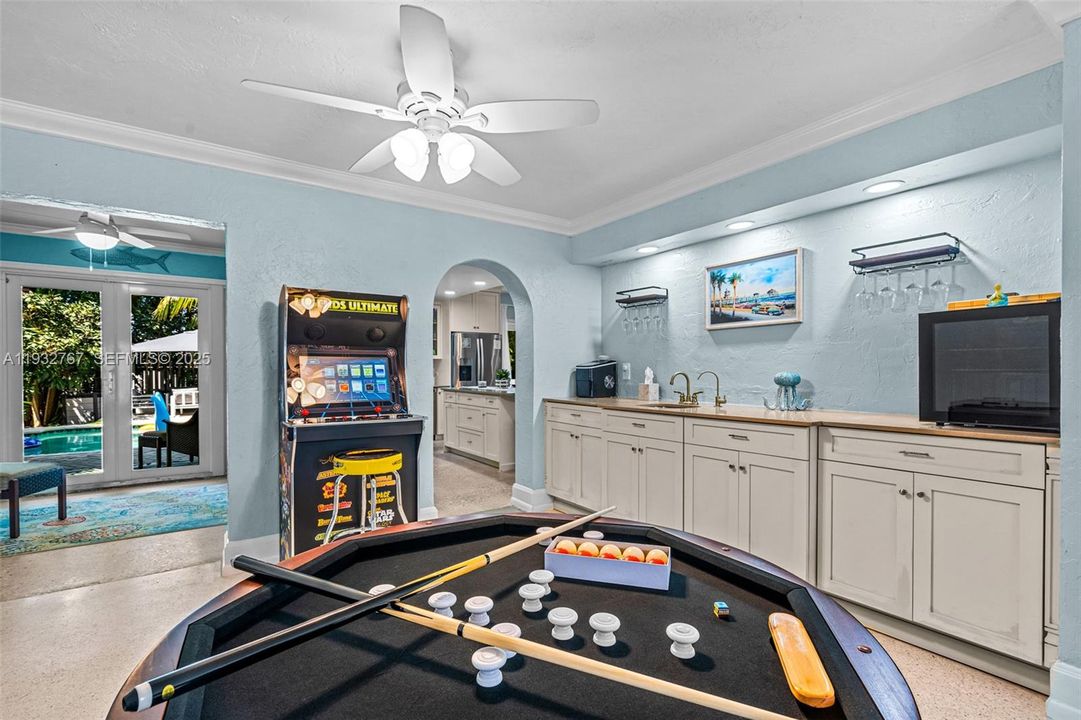 For Sale: $965,000 (3 beds, 3 baths, 2496 Square Feet)