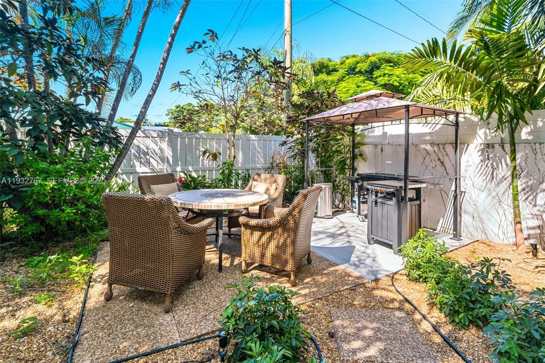 For Sale: $965,000 (3 beds, 3 baths, 2496 Square Feet)