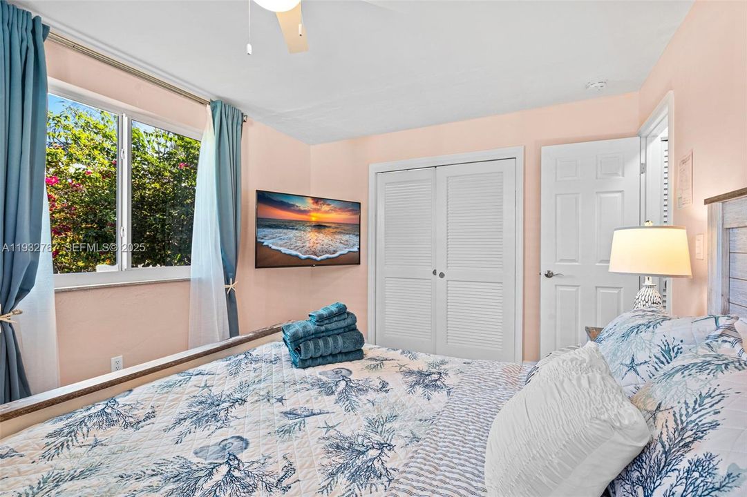 For Sale: $965,000 (3 beds, 3 baths, 2496 Square Feet)