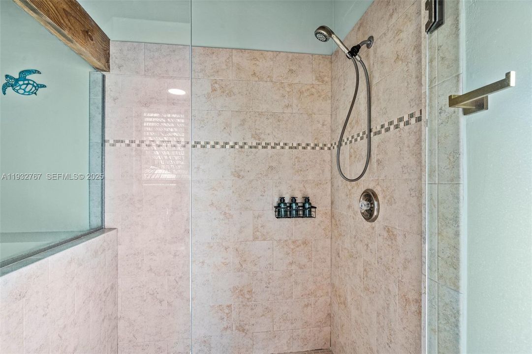 For Sale: $965,000 (3 beds, 3 baths, 2496 Square Feet)