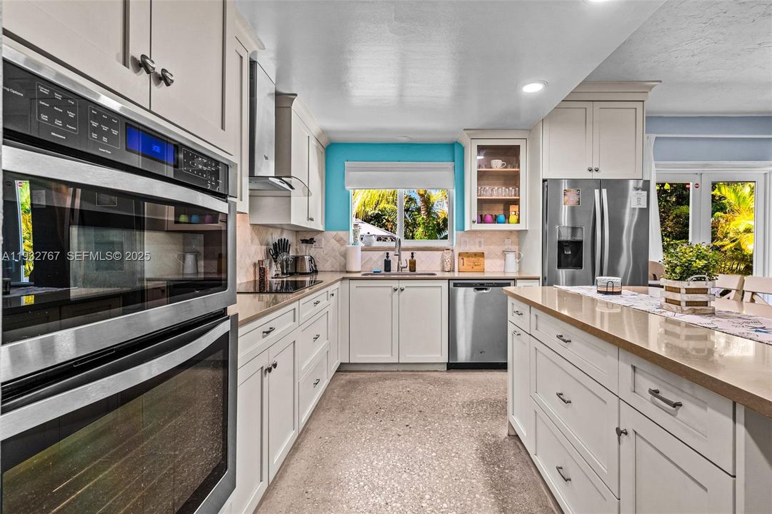 For Sale: $965,000 (3 beds, 3 baths, 2496 Square Feet)