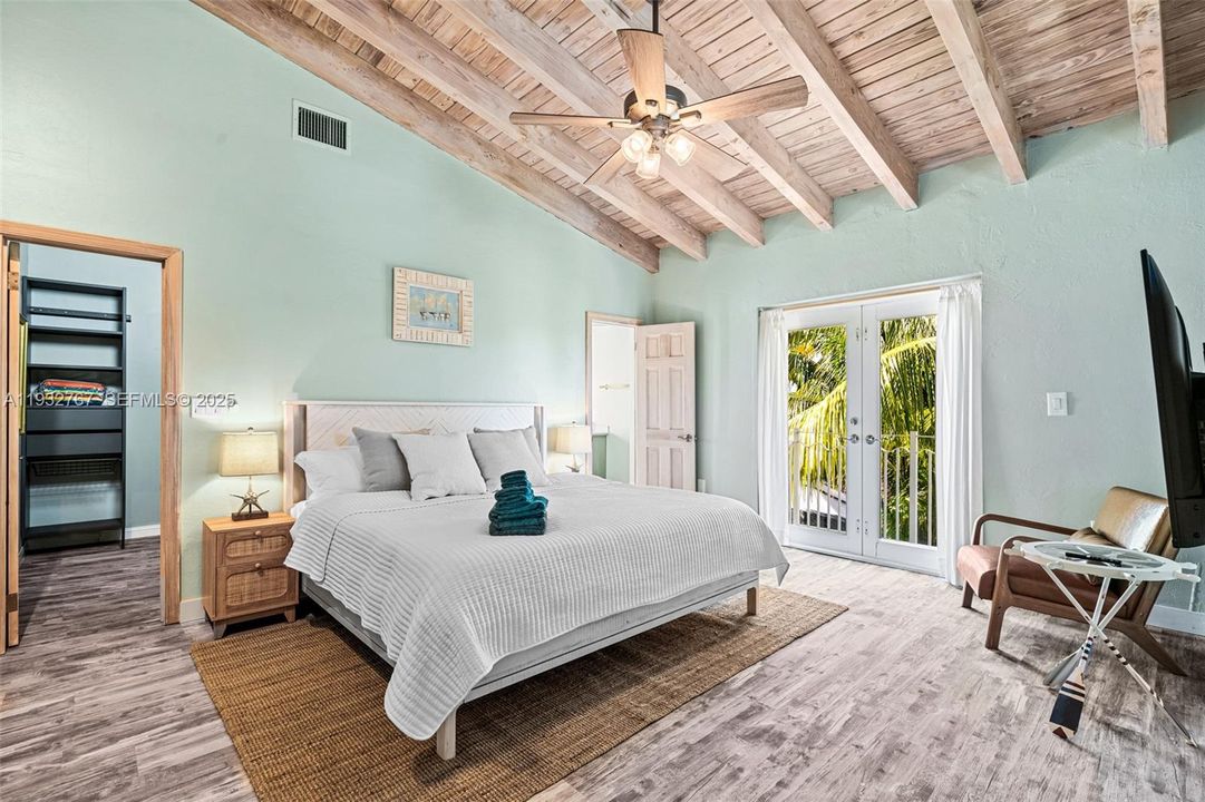 For Sale: $965,000 (3 beds, 3 baths, 2496 Square Feet)