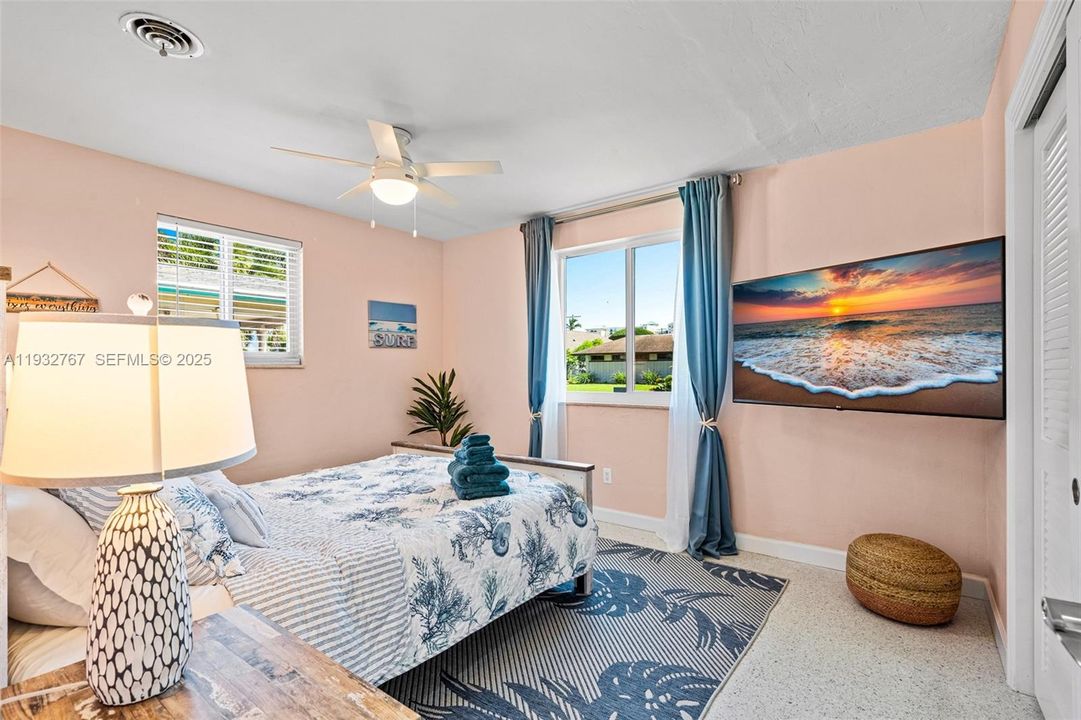 For Sale: $965,000 (3 beds, 3 baths, 2496 Square Feet)