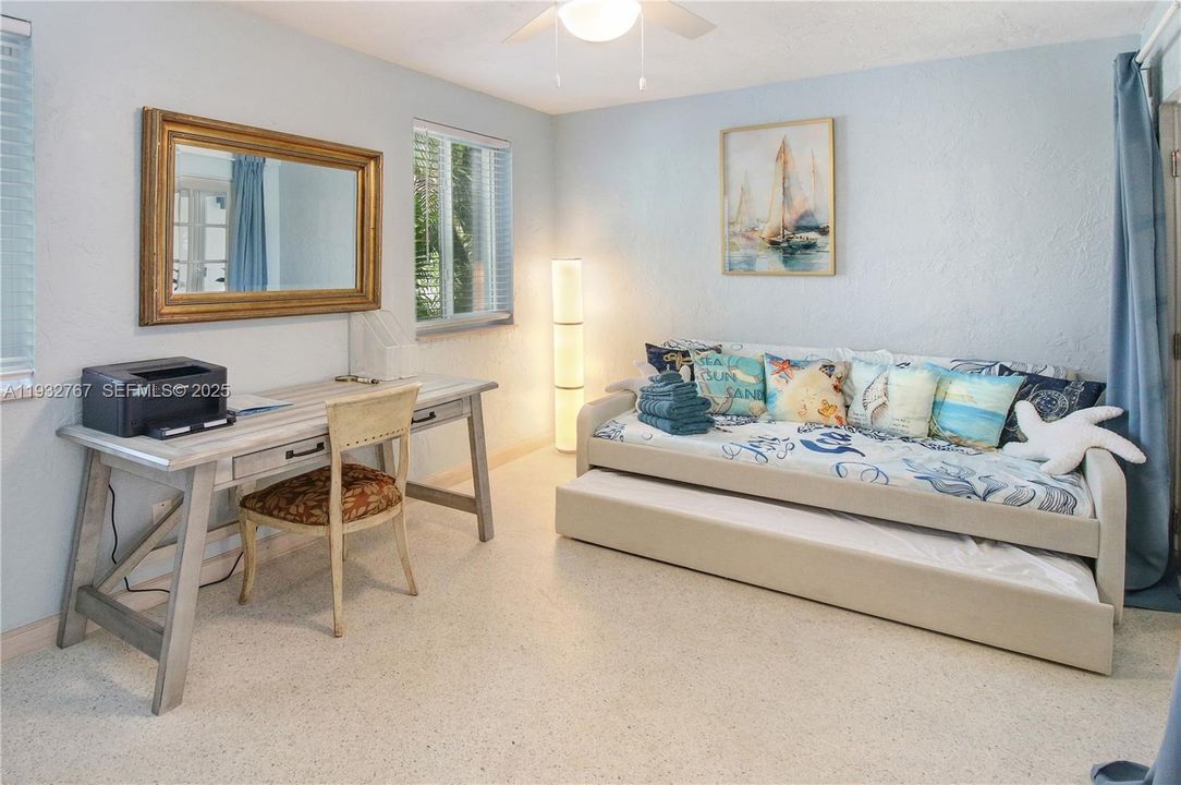 For Sale: $965,000 (3 beds, 3 baths, 2496 Square Feet)