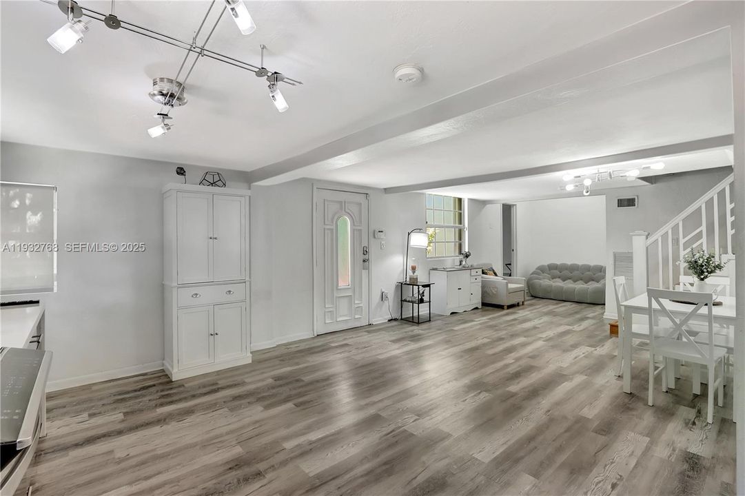 For Rent: $3,400 (2 beds, 2 baths, 1442 Square Feet)