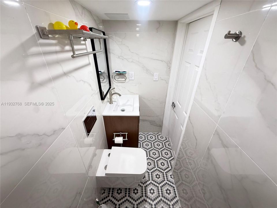 For Rent: $3,400 (2 beds, 2 baths, 1442 Square Feet)