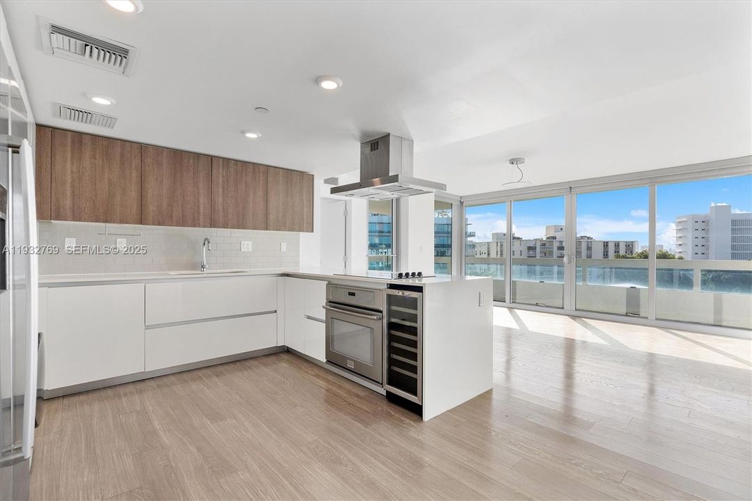 For Rent: $4,300 (2 beds, 2 baths, 1150 Square Feet)