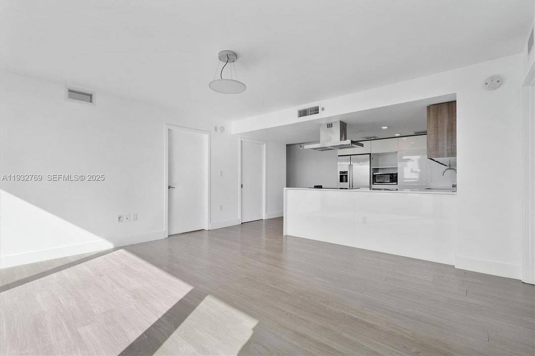 For Rent: $4,300 (2 beds, 2 baths, 1150 Square Feet)