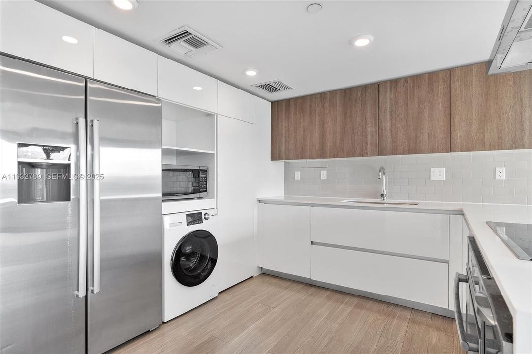 For Rent: $4,300 (2 beds, 2 baths, 1150 Square Feet)