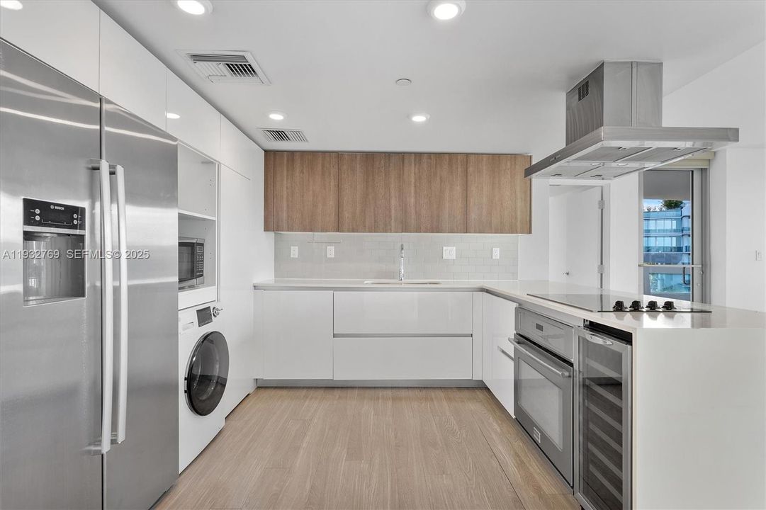 For Rent: $4,300 (2 beds, 2 baths, 1150 Square Feet)