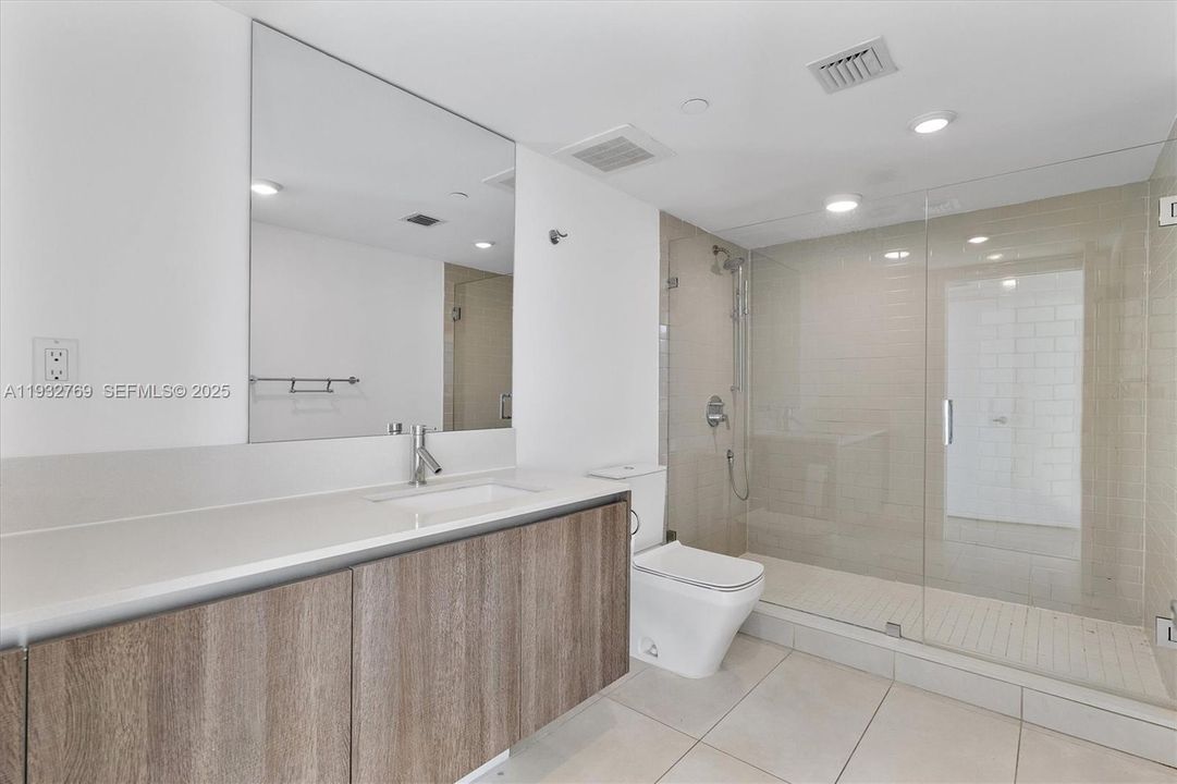 For Rent: $4,300 (2 beds, 2 baths, 1150 Square Feet)