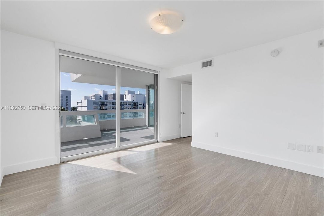 For Rent: $4,300 (2 beds, 2 baths, 1150 Square Feet)