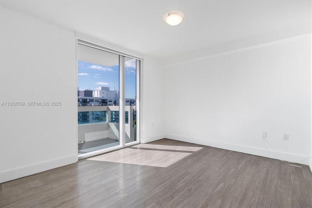 For Rent: $4,300 (2 beds, 2 baths, 1150 Square Feet)