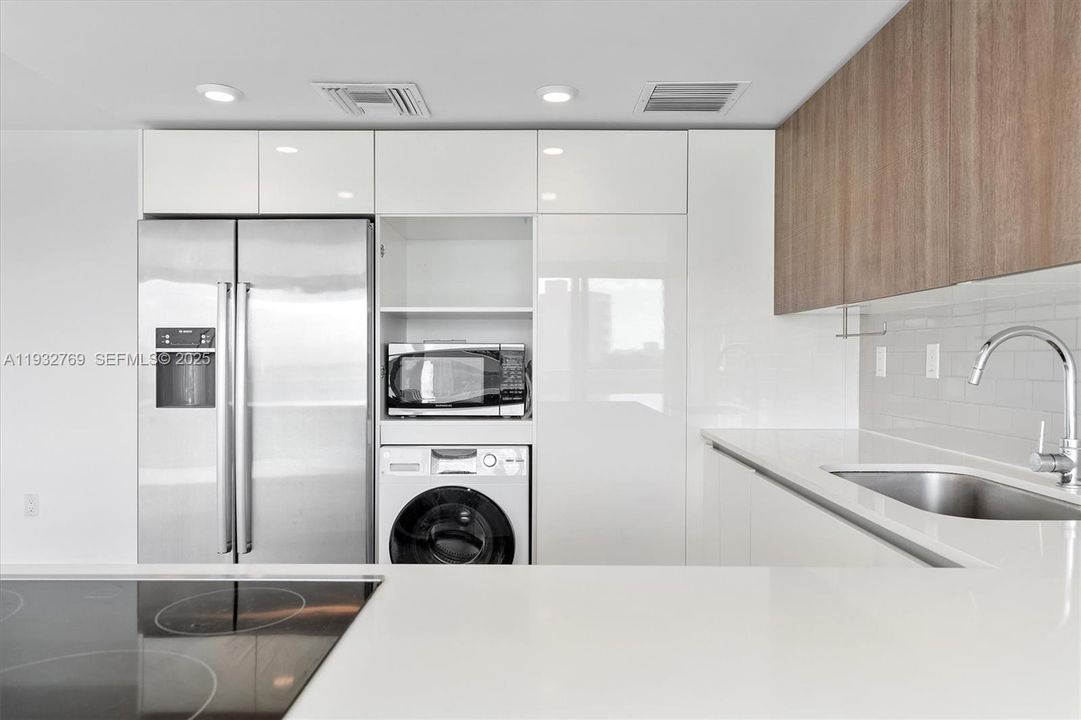 For Rent: $4,300 (2 beds, 2 baths, 1150 Square Feet)