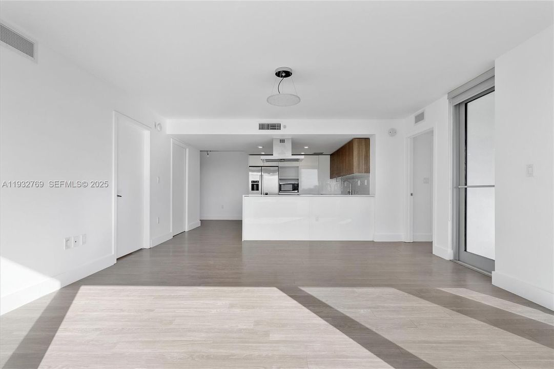 For Rent: $4,300 (2 beds, 2 baths, 1150 Square Feet)