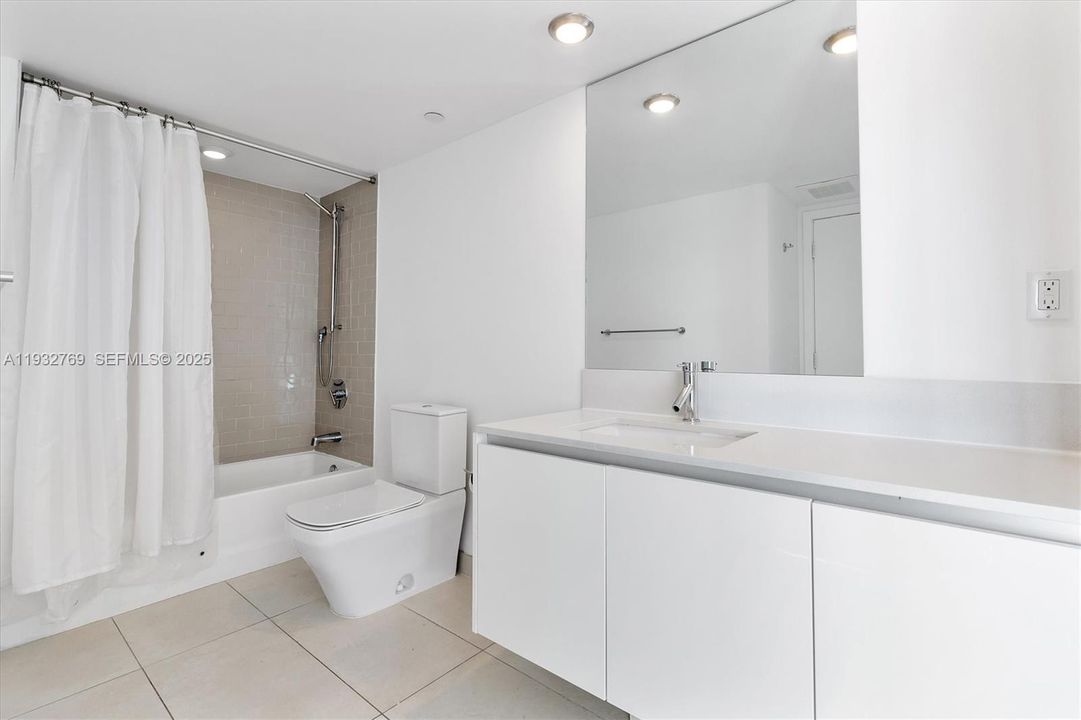 For Rent: $4,300 (2 beds, 2 baths, 1150 Square Feet)