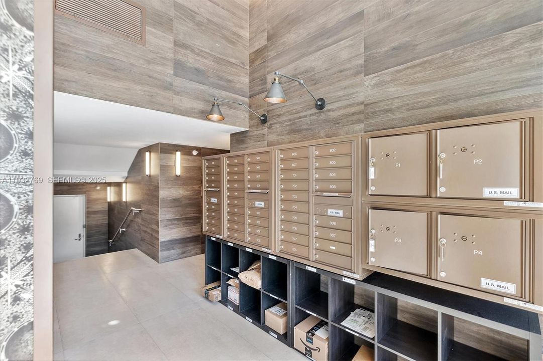 For Rent: $4,300 (2 beds, 2 baths, 1150 Square Feet)